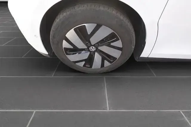 Używany VW ID. Buzz Pro 150 kW (204 KM) 2024 Biały Minivan