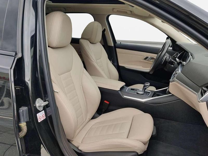 Gebraucht BMW 330e Sport Line 292 PS (214 kW) 2021 Schwarz Kombi