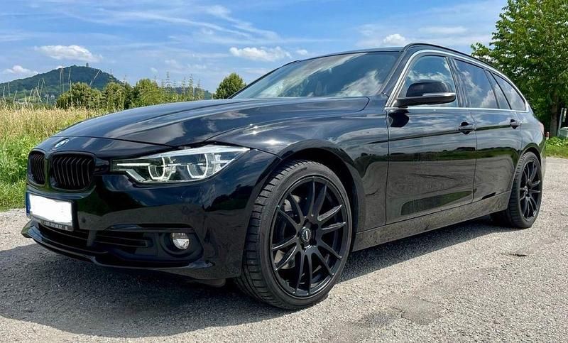 Schwarz Gebraucht 2017 BMW 335 Luxury Line Kombi | 23.950 € (Etwas zu teuer) - Bild 1/4