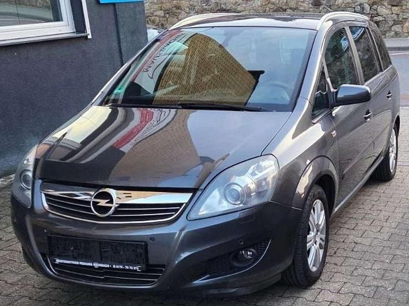 Gebraucht Opel Zafira 116 PS (85 kW) 2009 Karbongrau Van / Kleinbus