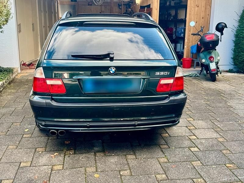 Käytetty BMW 330 231 HP (169 kW) 2005 Vihreä Farmari