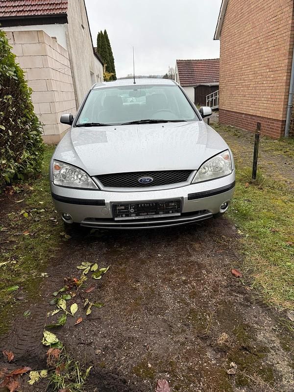 Gebraucht Ford Mondeo 140 PS (102 kW) 2001 Silber Limousine