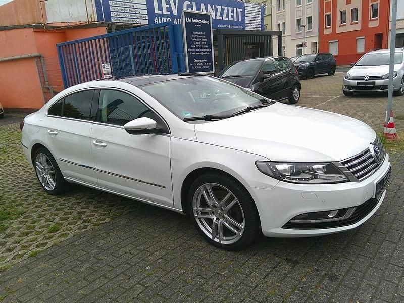 Gebraucht VW Passat 184 PS (135 kW) 2018 Weiß Limousine