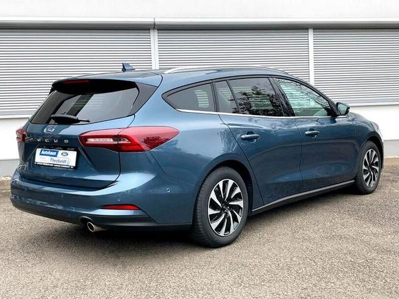 Gebraucht Ford Focus Titanium 125 PS (91 kW) 2024 Blau Limousine