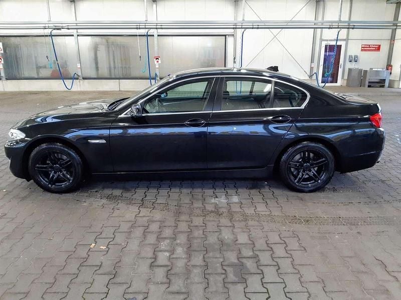 Schwarz Gebraucht 2012 BMW 520 Efficient Dynamics Limousine | 7.700 € (Guter Preis) - Bild 1/4