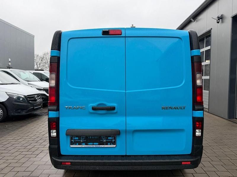 Gebraucht Renault Trafic Komfort 150 PS (110 kW) 2022 Blau Van / Kleinbus