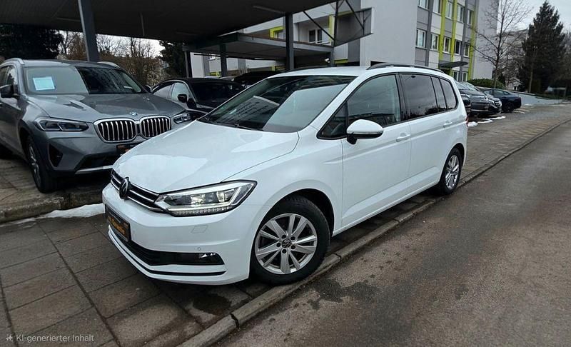 Gebraucht VW Touran Comfortline 150 PS (110 kW) 2025 Weiß Van / Kleinbus
