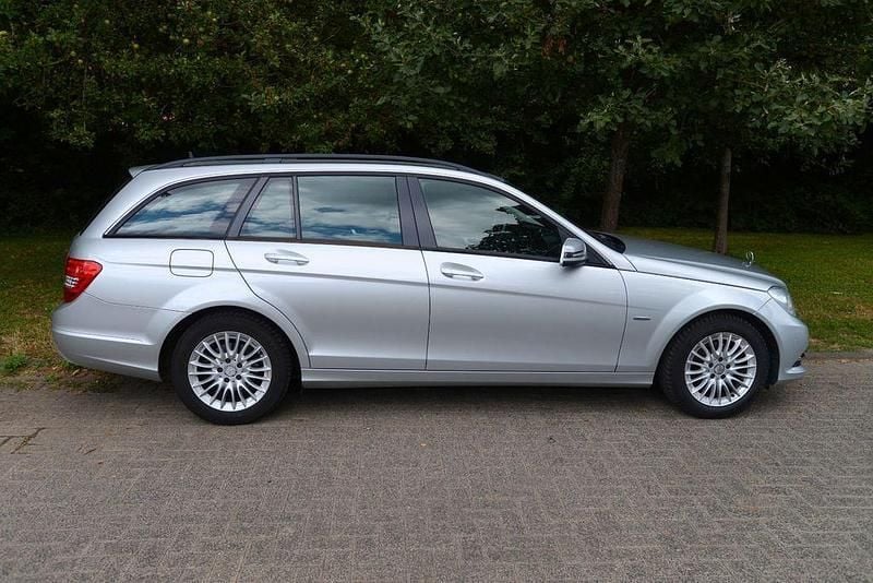Silber Gebraucht 2012 Mercedes C180 Kombi | 8.990 € (Superpreis) - Bild 1/4