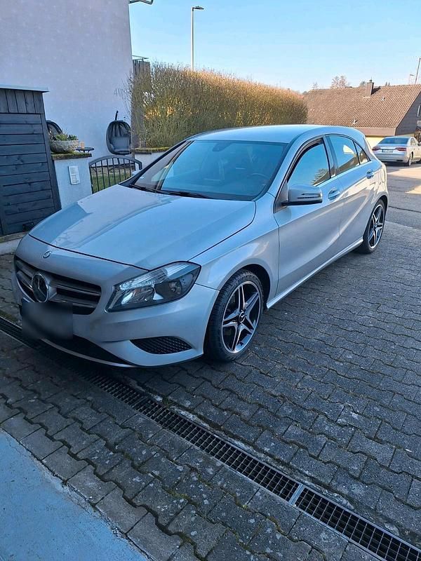 Gebraucht Mercedes A180 AMG 122 PS (89 kW) 2014 Grau Kleinwagen