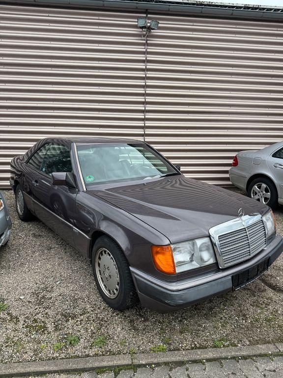 Gebraucht Mercedes 230 132 PS (97 kW) 1990 Bornit Coupé