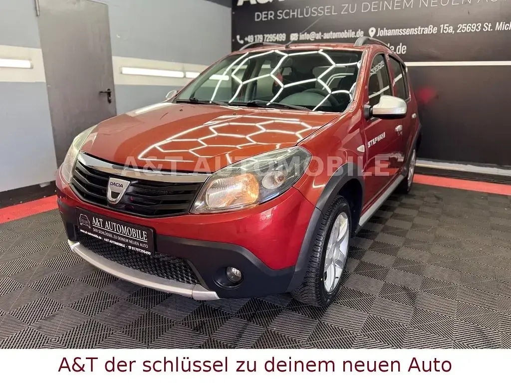 Gebraucht Dacia Sandero Stepway 84 PS (61 kW) 2011 Rot SUV