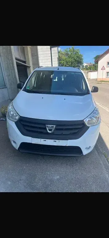 Gebraucht Dacia Lodgy Acces 102 PS (75 kW) 2017 Weiß Van / Kleinbus