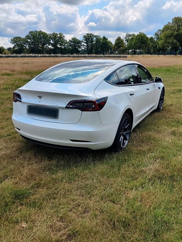 Gebraucht Tesla Model 3 239 kW (325 PS) 2021 Weiß Limousine