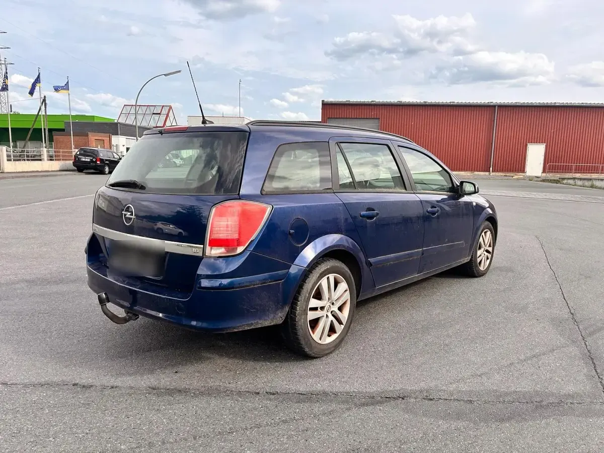 Gebraucht Opel Astra 116 PS (85 kW) 2008 Blau Kombi