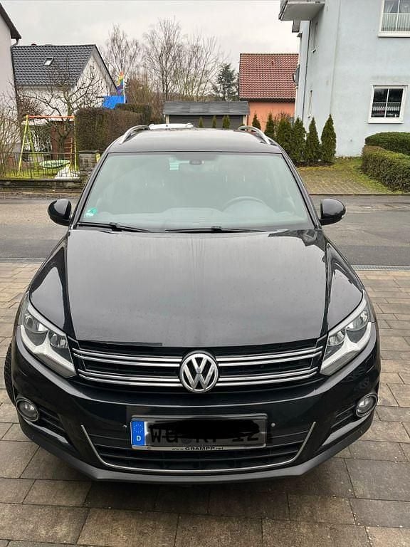Gebraucht VW Tiguan LOUNGE 150 PS (110 kW) 2015 Schwarz SUV