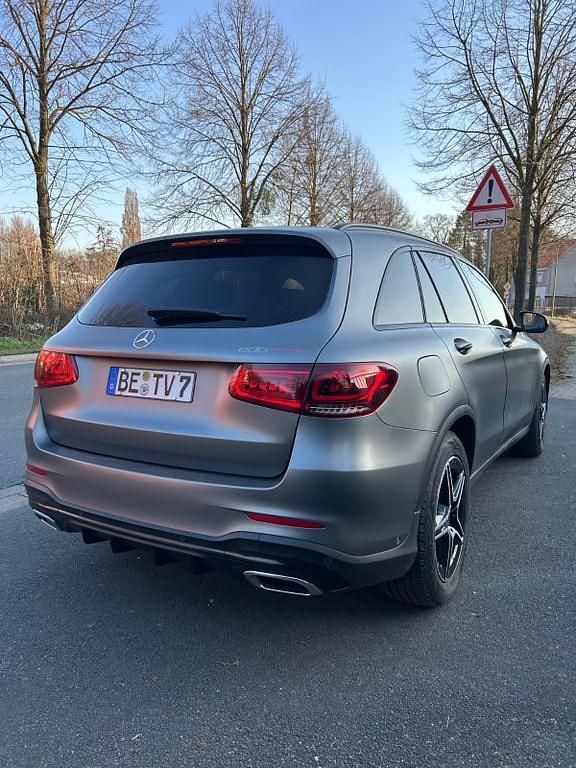 Gebraucht Mercedes GLC200 197 PS (144 kW) 2020 Grau SUV
