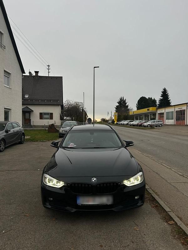 Schwarz Gebraucht 2013 BMW 316 Kombi | 5.100 € (Superpreis) - Bild 1/4