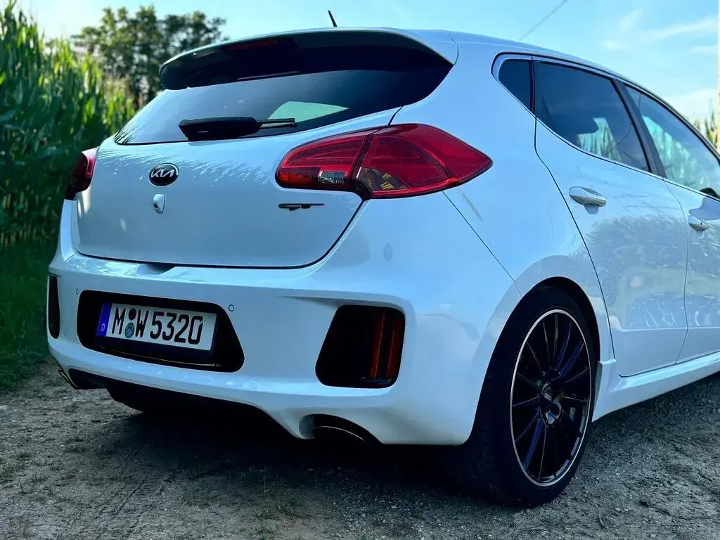 Gebraucht Kia Ceed GT-Track 204 PS (150 kW) 2014 Weiß Kleinwagen