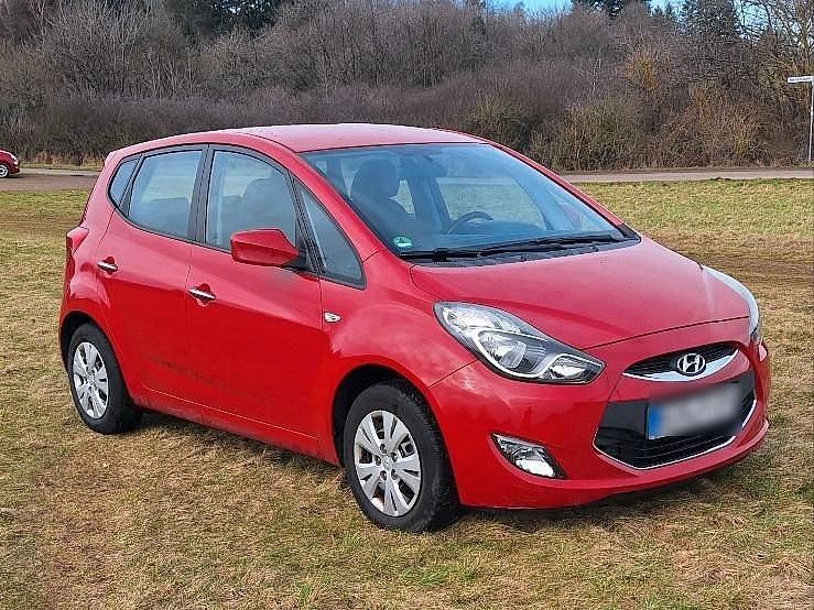Gebraucht Hyundai ix20 90 PS (66 kW) 2014 Rot Kleinwagen