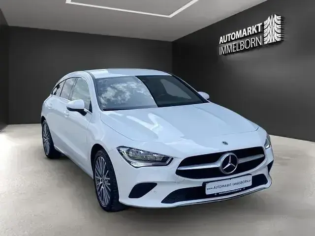 Gebraucht Mercedes CLA180 136 PS (100 kW) 2021 Weiß Limousine