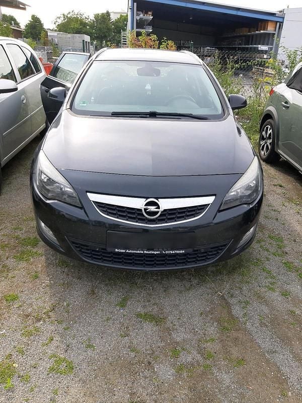 Schwarz Gebraucht 2011 Opel Astra Kombi | 1.000 € - Bild 1/4