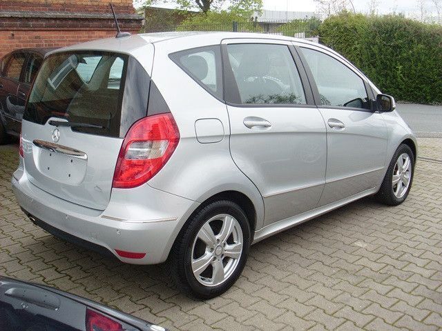 Gebraucht Mercedes A180 Avantgarde 109 PS (80 kW) 2012 Silber Van / Kleinbus