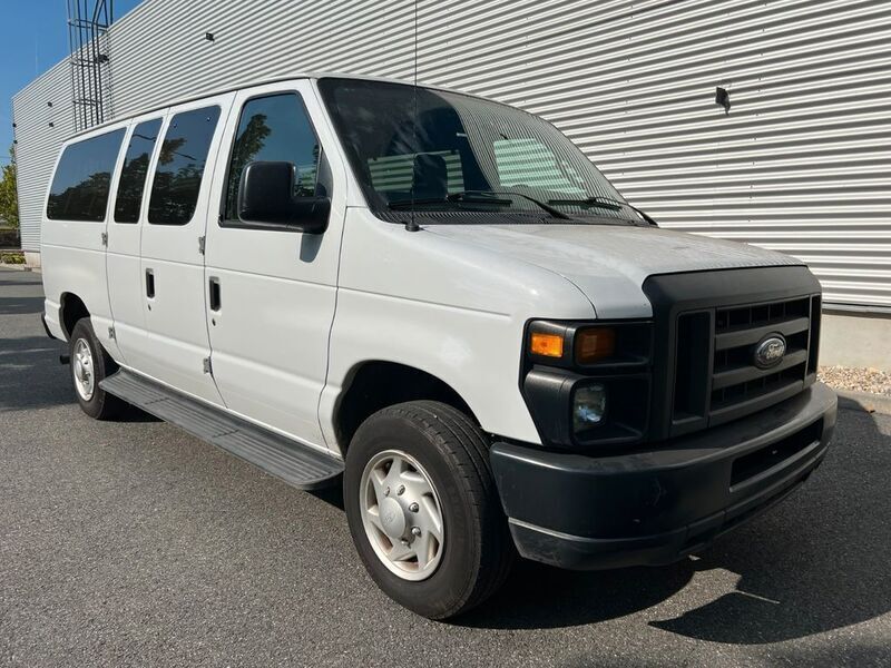 Weiß Gebraucht 2014 Ford Econoline Van | 29.900 € - Bild 1/4