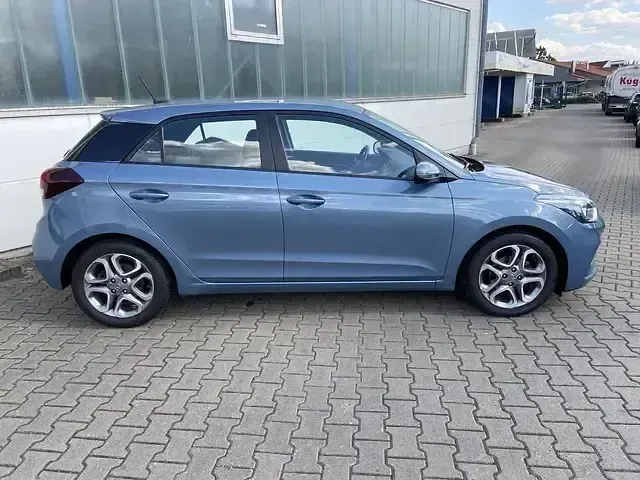 Gebraucht Hyundai i20 Trend 84 PS (61 kW) 2019 Blau Kleinwagen