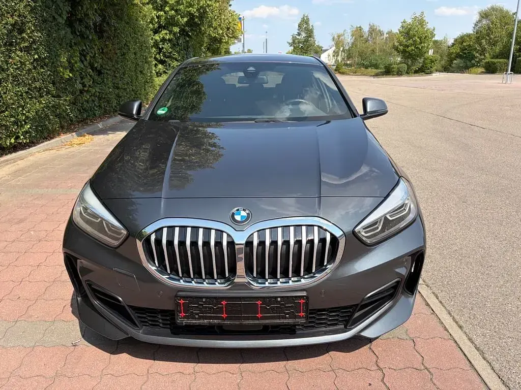 Gebraucht BMW 118 M Sport 140 PS (102 kW) 2020 Grau Limousine