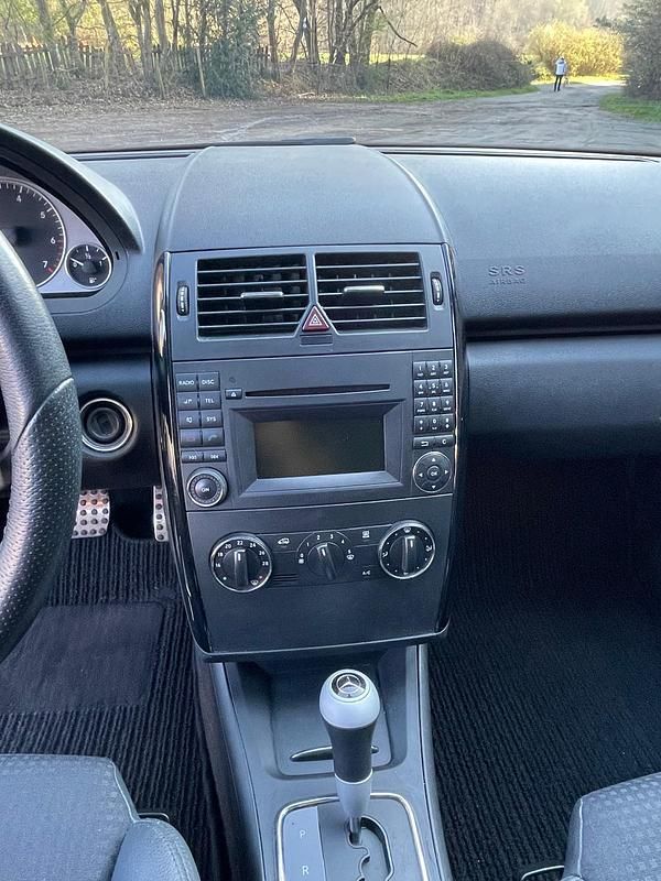Gebraucht Mercedes A150 95 PS (69 kW) 2009 Silber Limousine