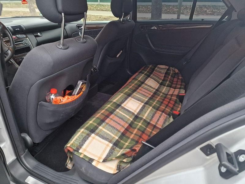 Gebraucht Mercedes C180 Classic 143 PS (105 kW) 2001 Silber Limousine