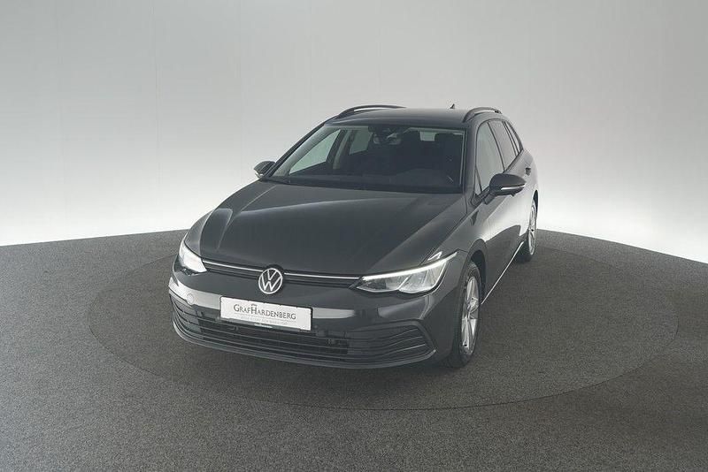 Grau Gebraucht 2022 VW Golf VIII Life Kombi | 20.460 € (Guter Preis) - Bild 1/4