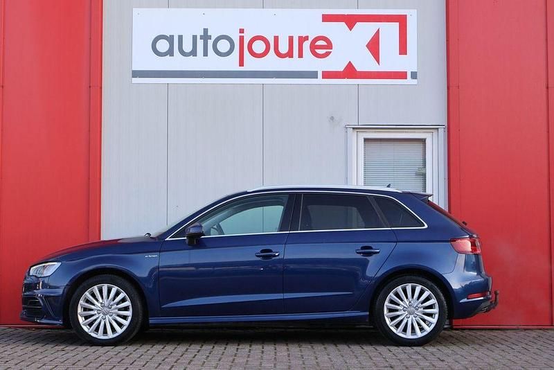 Gebraucht Audi e-tron Attraction 204 PS (150 kW) 2015 Blau SUV