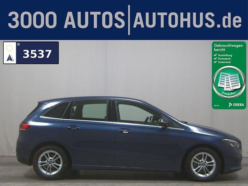 Denimblau metalliclack Gebraucht 2020 Mercedes B200 Style Van / Kleinbus | 14.680 € (Superpreis) - Bild 1/4