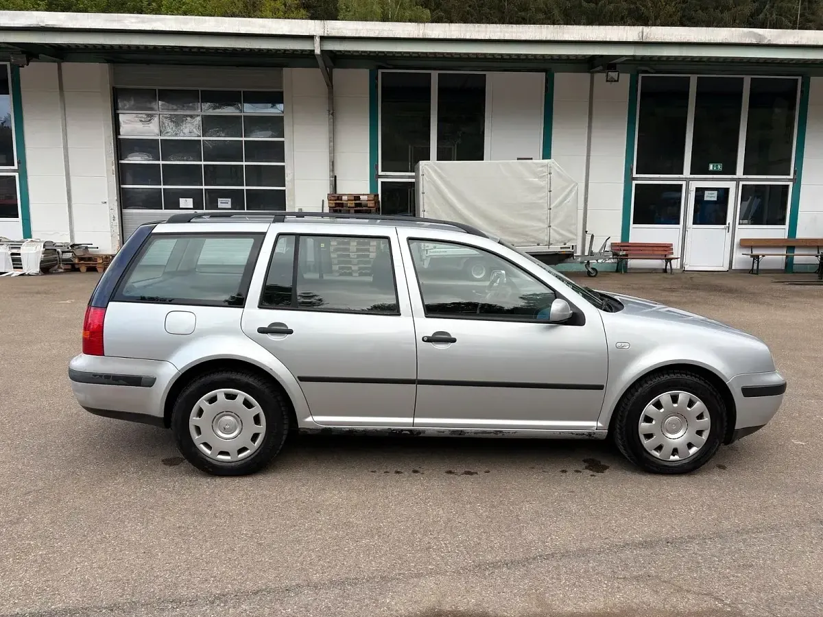 Używany VW Golf IV Highline 75 KM (55 kW) 2002 Srebrny Kombi