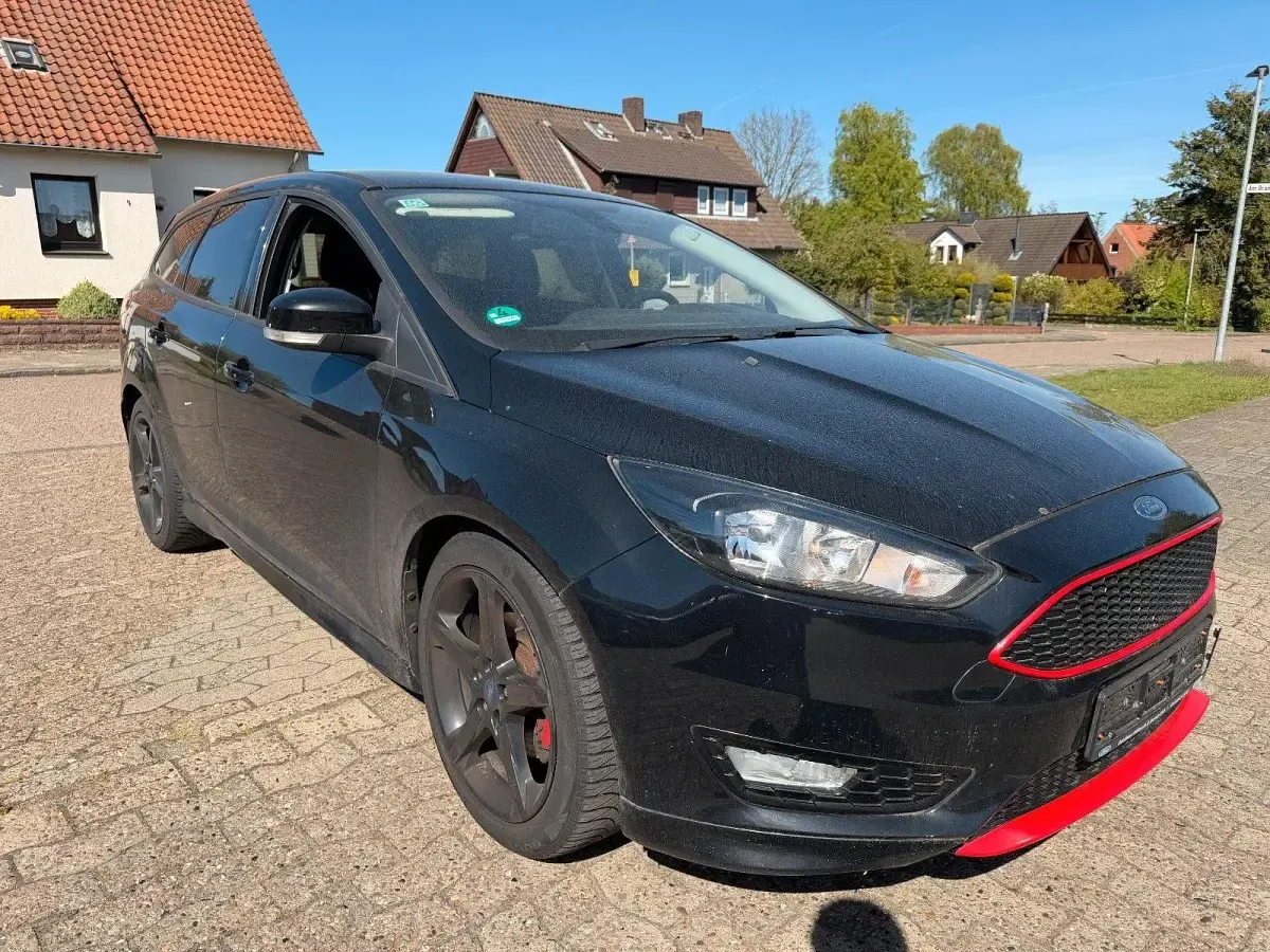 Usata Ford Focus ST-Line 150 CV (110 kW) 2016 Nero Station wagon