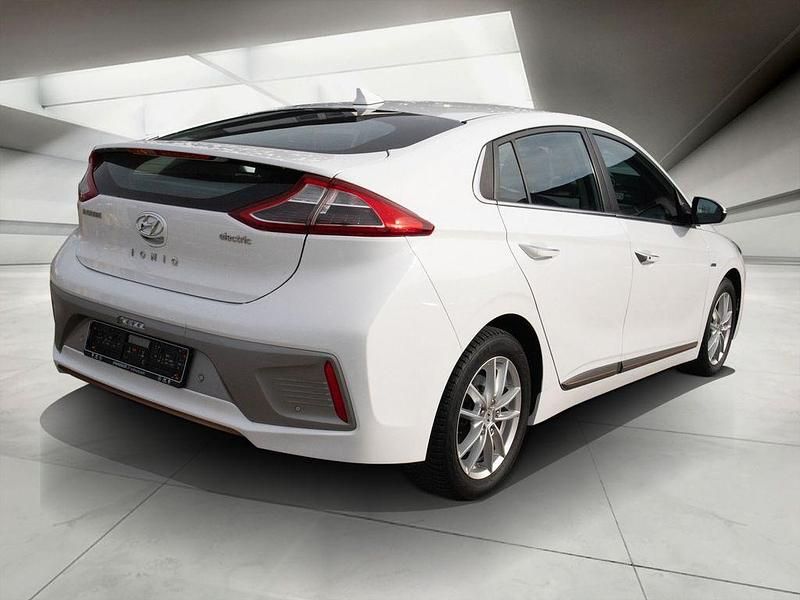 Gebraucht Hyundai Ioniq Style 88 kW (120 PS) 2018 Weiß Kleinwagen