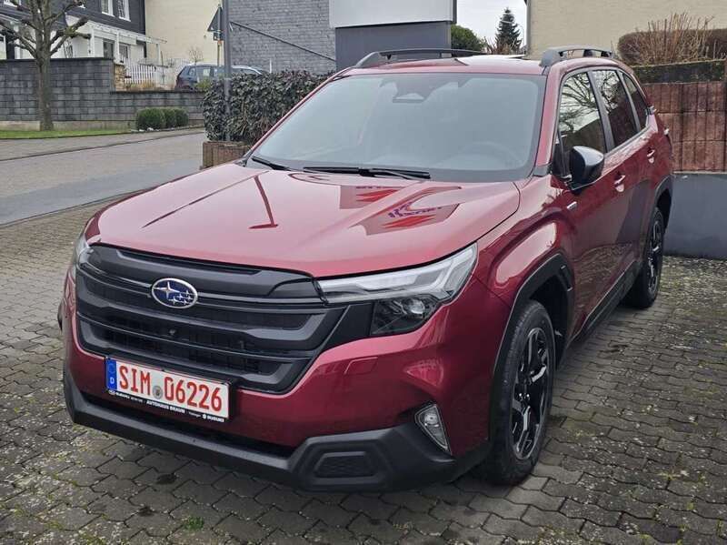 Crismoin red Neu 2025 Subaru Forester Exclusive+ SUV | 41.660 € (Fairer Preis) - Bild 1/4