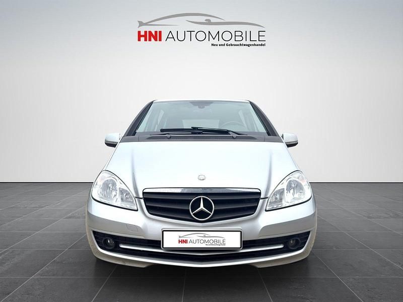 Gebraucht Mercedes A160 95 PS (69 kW) 2012 Silber Kleinwagen