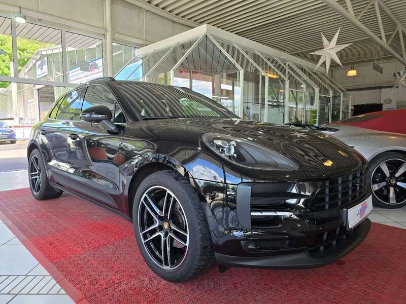 Schwarz Gebraucht 2019 Porsche Macan SUV | 40.900 € (Etwas zu teuer) - Bild 1/4