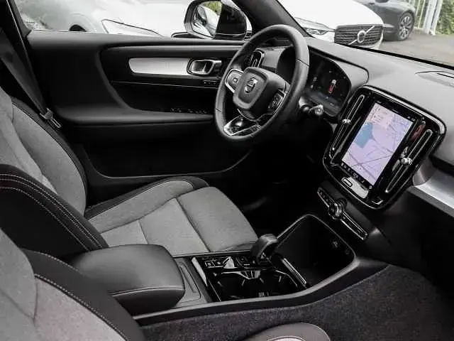 Gebraucht Volvo XC40 145 PS (106 kW) 2023 SUV