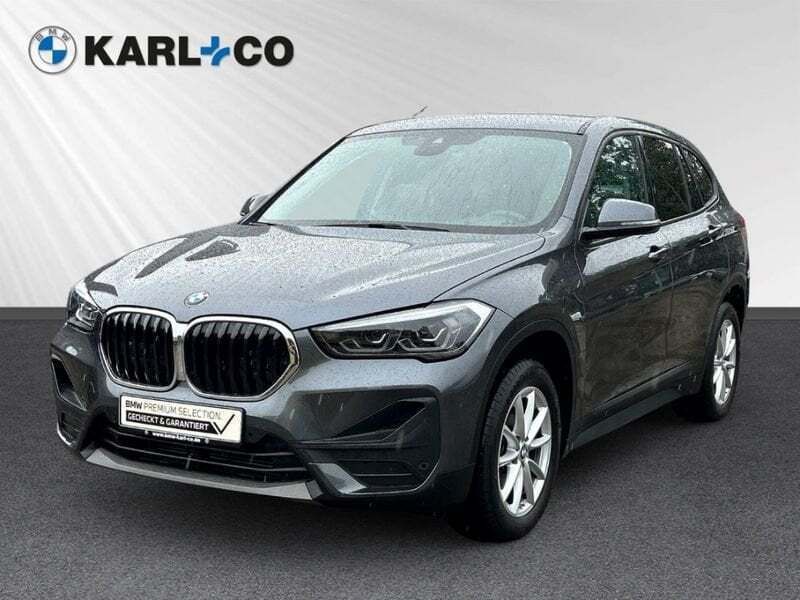 Grau Gebraucht 2022 BMW X1 Sport Line SUV | 26.990 € (Guter Preis) - Bild 1/4