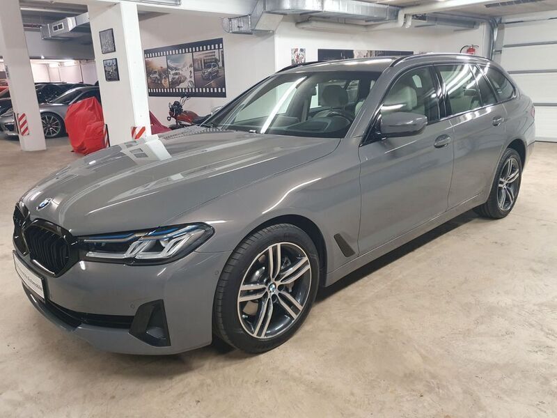 Grau Gebraucht 2022 BMW 530 Limousine | 38.250 € (Fairer Preis) - Bild 1/4