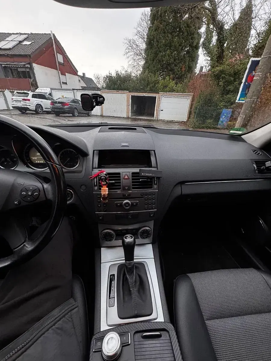 Gebraucht Mercedes C250 204 PS (150 kW) 2009 Silber Limousine