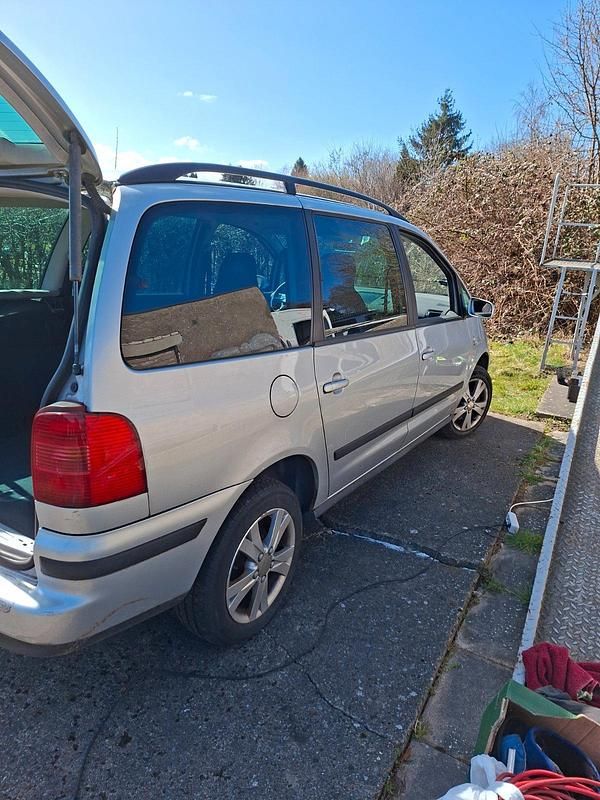 Gebraucht Seat Alhambra 140 PS (102 kW) 2007 Silber Van / Kleinbus