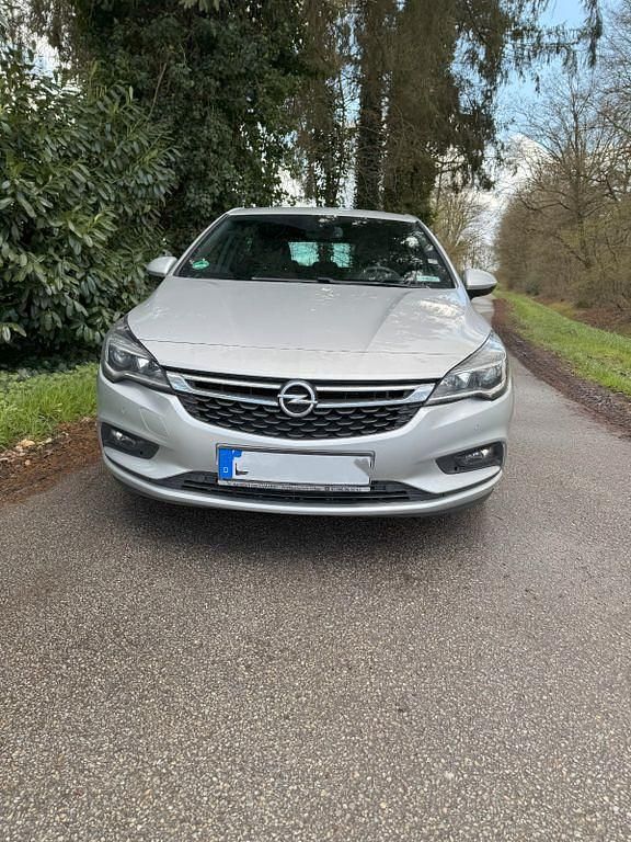 Gebraucht Opel Astra Dynamic 125 PS (91 kW) 2016 Silber Limousine