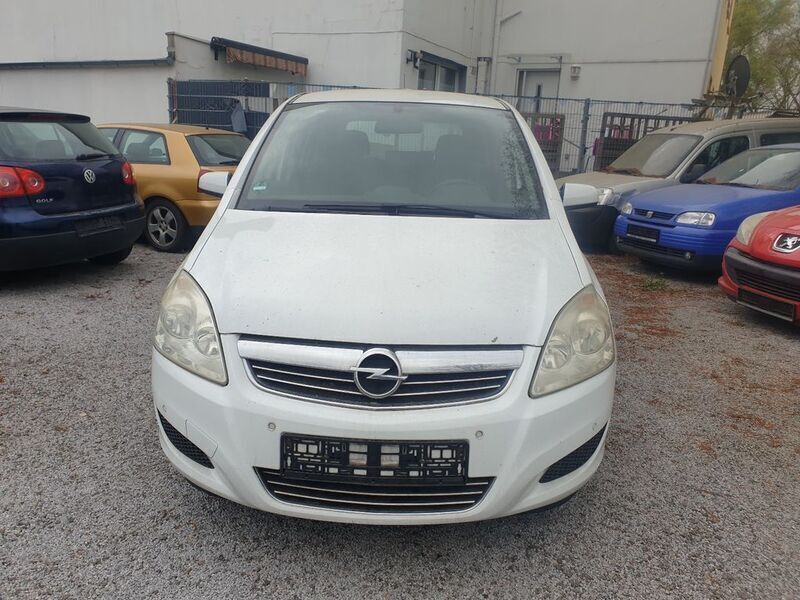 Weiß Gebraucht 2009 Opel Zafira Edition Van / Kleinbus | 1.900 € (Guter Preis) - Bild 1/4