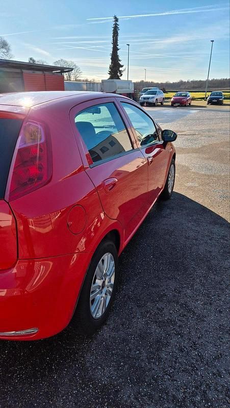 Gebraucht Fiat Punto 69 PS (50 kW) 2016 Rot Kleinwagen