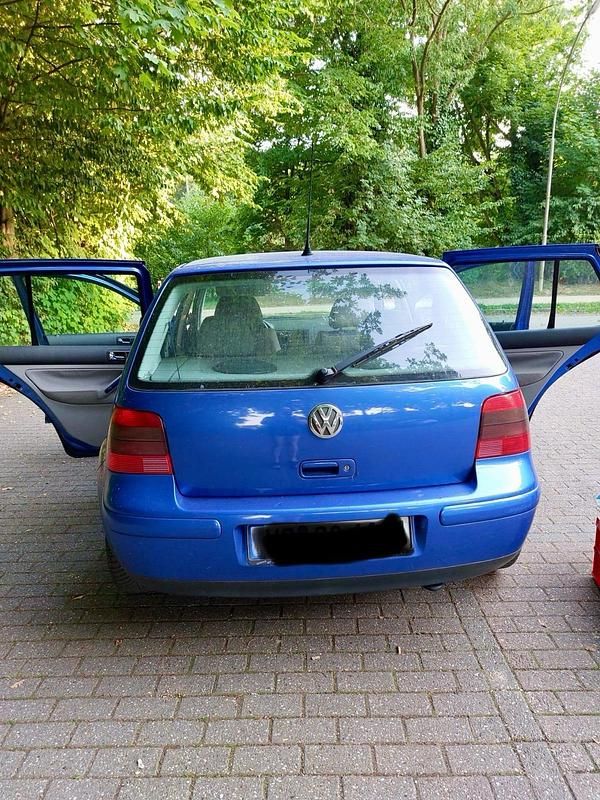 Gebraucht VW Golf IV 90 PS (66 kW) 2000 Blau Kleinwagen