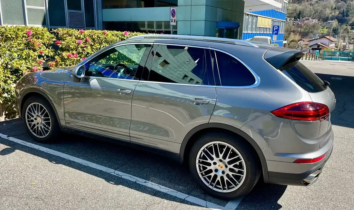 Gebraucht Porsche Cayenne 262 PS (192 kW) 2016 Grau SUV